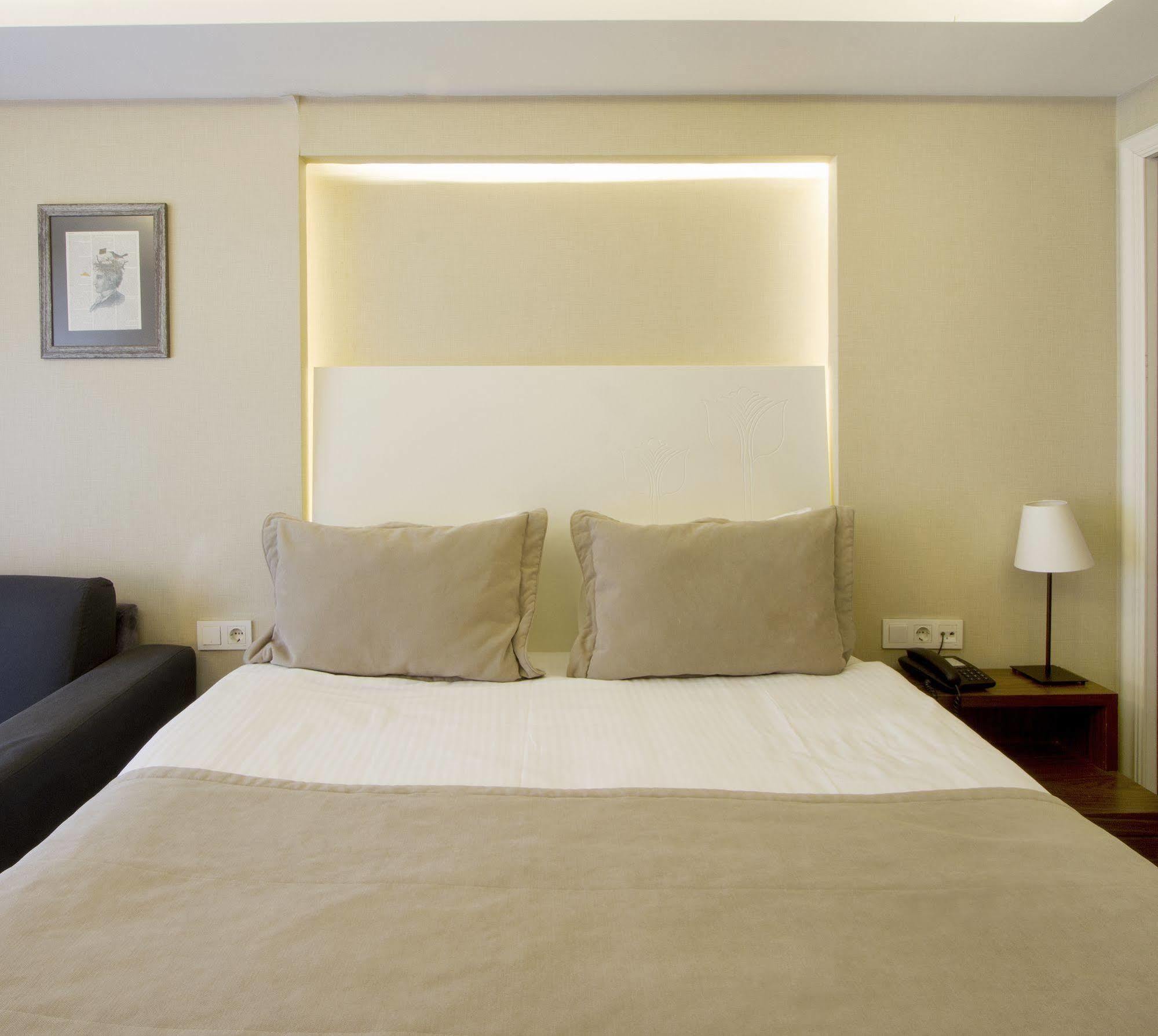 Aston Hotel Taksim อิสตันบูล ภายนอก รูปภาพ