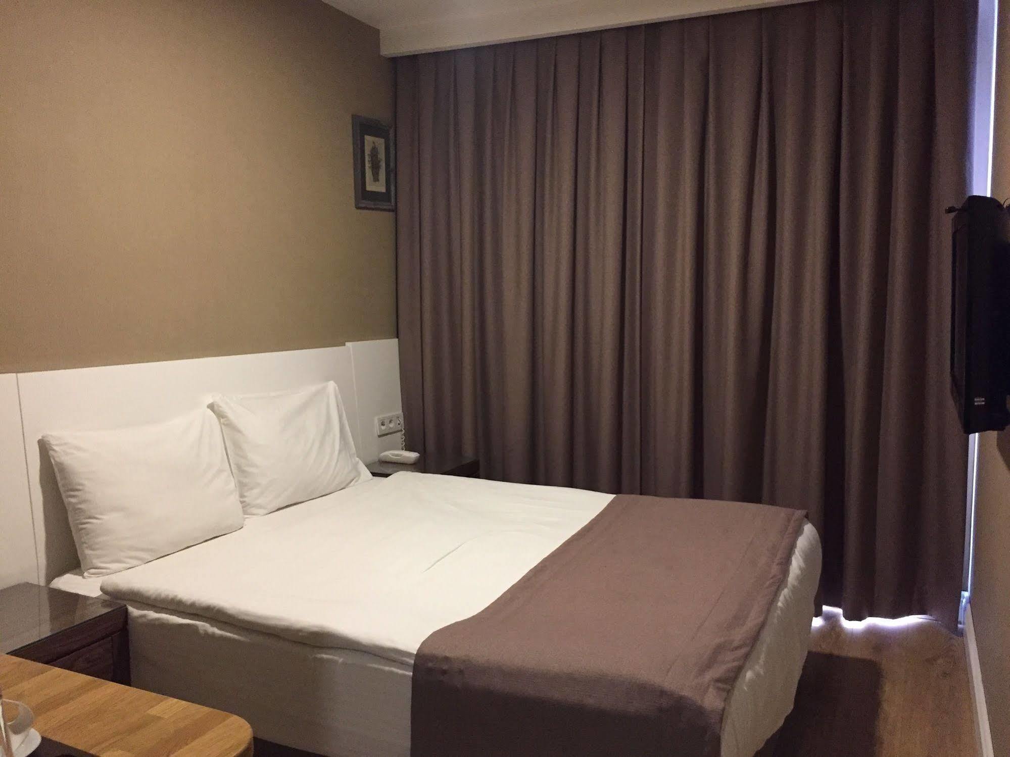 Aston Hotel Taksim อิสตันบูล ภายนอก รูปภาพ